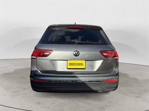 Used 2022 Volkswagen Tiguan SE image 3