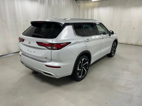 Used 2023 Mitsubishi Outlander AWD image 4