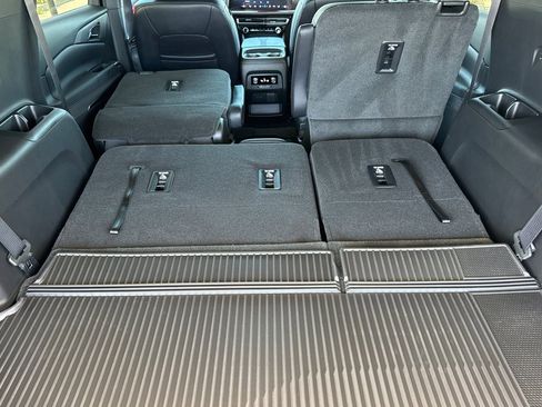 New 2026 Chevrolet Traverse Z71 w/ Driver Confidence Package AWD/4WD image 18