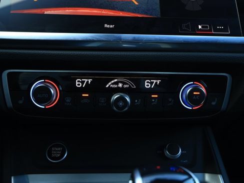 Used 2024 Audi Q3 2.0T Premium image 18