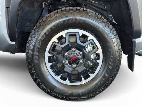 Used 2024 Toyota Tacoma TRD Off-Road AWD/4WD image 11