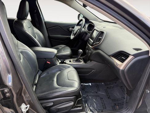 Used 2014 Jeep Cherokee Limited image 19