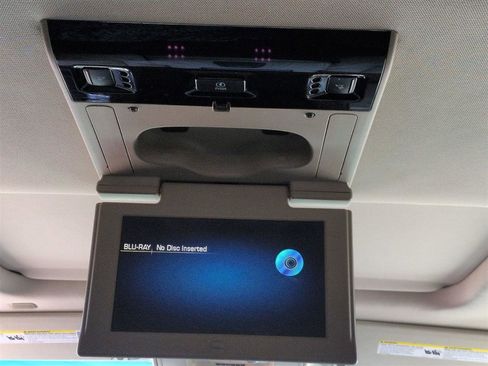 Used 2017 Cadillac Escalade Luxury image 33