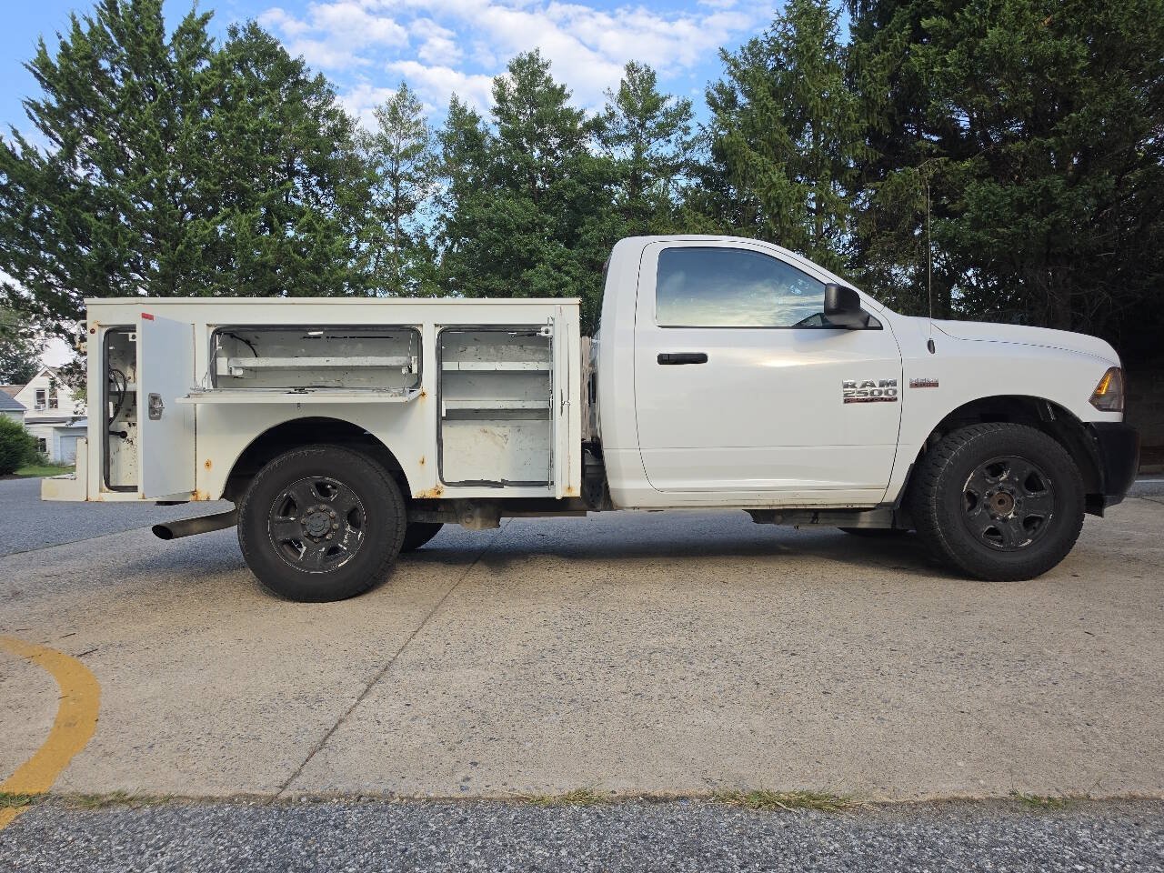 Used 2018 RAM 2500 Tradesman w/ Power & Remote Entry Group RWD image 3