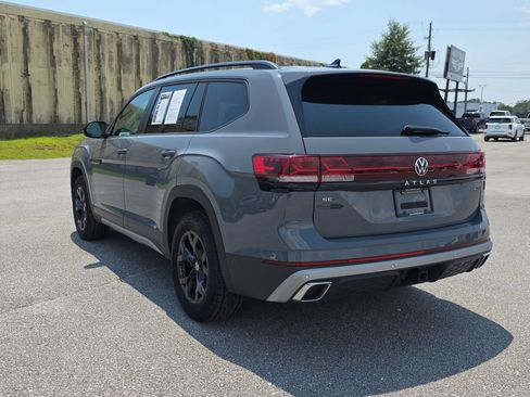 Used 2026 Volkswagen Atlas Peak Edition AWD/4WD image 6