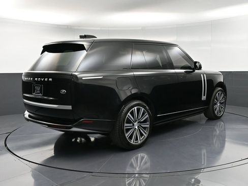 Used 2023 Land Rover Range Rover Autobiography image 8