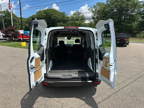 Used 2022 Ford Transit Connect XLT FWD image 26