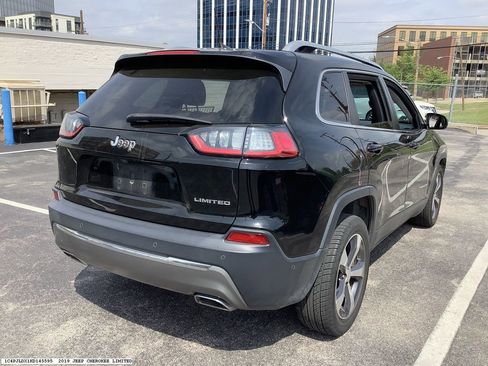 Used 2019 Jeep Cherokee Limited w/ Luxury Group FWD image 6