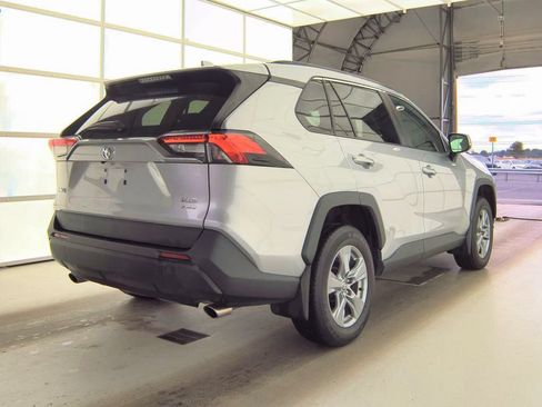 Used 2022 Toyota RAV4 XLE w/ Convenience Package AWD/4WD image 7