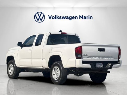Used 2022 Toyota Tacoma SR image 3