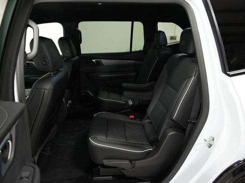 New 2026 Buick Enclave Sport Touring w/ LPO, Floor Liner Package image 21