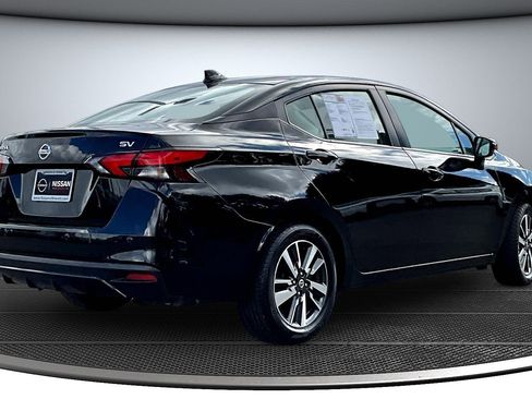 Used 2020 Nissan Versa SV FWD image 6