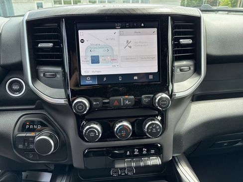 New 2026 RAM 1500 Express AWD/4WD image 17