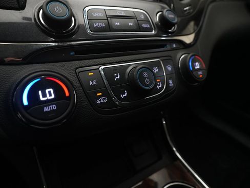 Used 2014 Chevrolet Impala LT FWD image 18