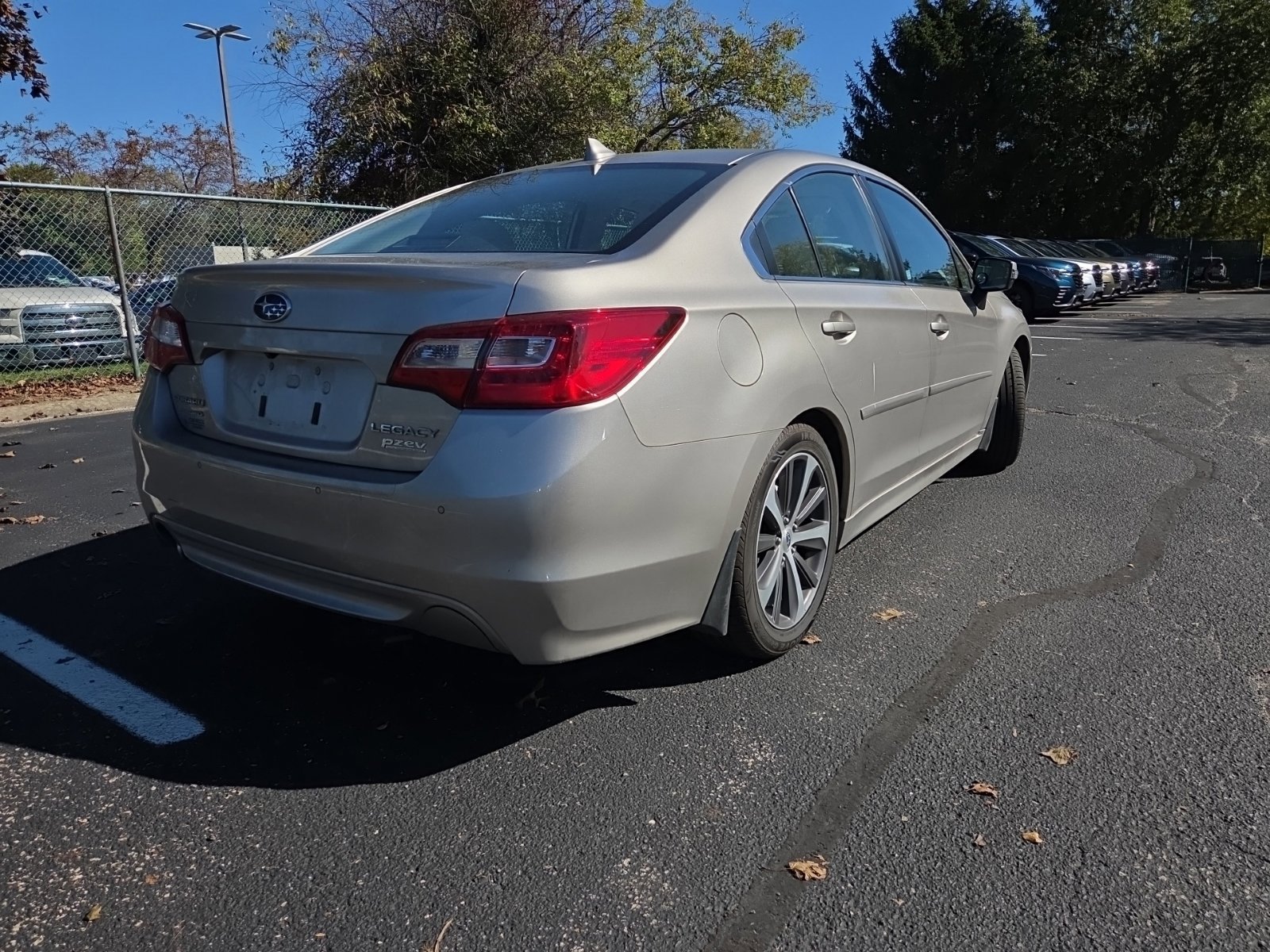 Used 2017 Subaru Legacy 2.5i Limited AWD/4WD image 4