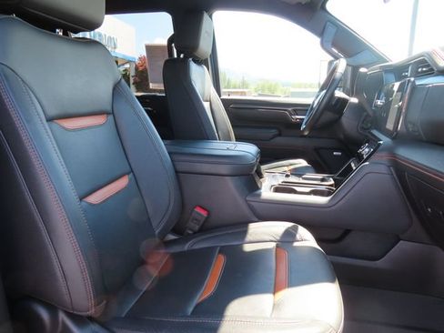 Used 2025 GMC Sierra 3500 AT4 w/ AT4 Preferred Package AWD/4WD image 47