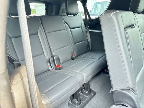 Used 2024 GMC Yukon XL SLT w/ SLT Luxury Package RWD image 30
