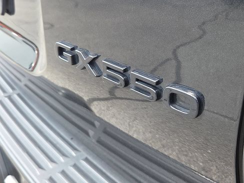 Used 2024 Lexus GX 550 AWD/4WD image 16