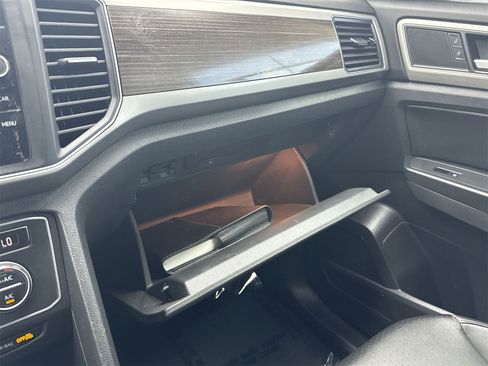 Used 2018 Volkswagen Atlas SE image 27