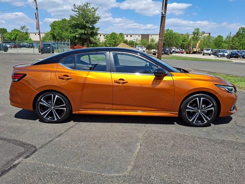 Used 2023 Nissan Sentra SR w/ SR Premium Package FWD image 8