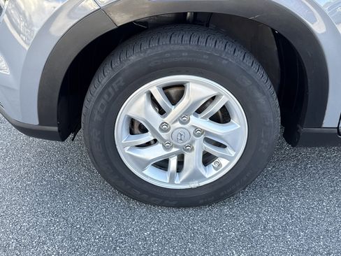 Used 2021 Hyundai Venue SE image 13