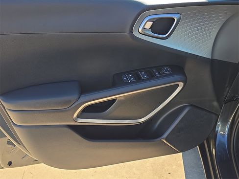New 2025 Kia Soul LX image 19