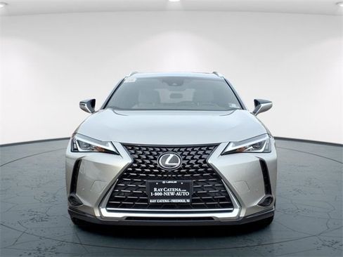 Used 2019 Lexus UX 200 image 2