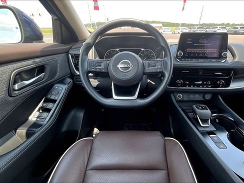 Used 2023 Nissan Rogue SV AWD/4WD image 10