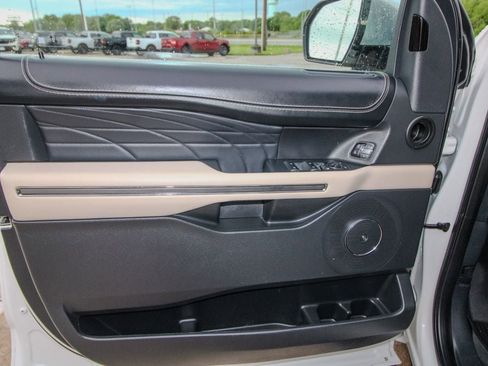 Used 2022 Ford Expedition Max Platinum AWD/4WD image 13