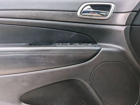 Used 2018 Jeep Grand Cherokee Altitude image 26