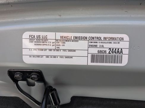 Used 2024 Jeep Wrangler Unlimited Rubicon AWD/4WD image 26