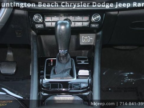 Used 2023 Jeep Compass Limited image 15