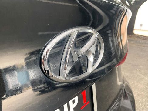 Used 2017 Hyundai Elantra SE FWD image 31