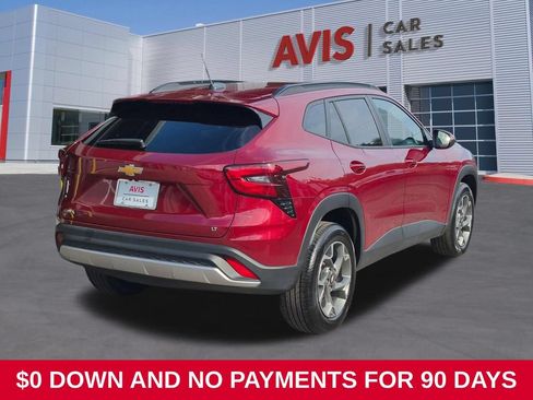Used 2025 Chevrolet Trax LT w/ LT Convenience Package FWD image 6