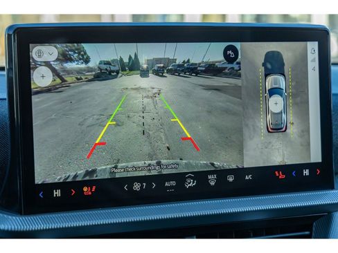 Used 2025 Ford Explorer ST-Line w/ ST-Line Street Pack image 25