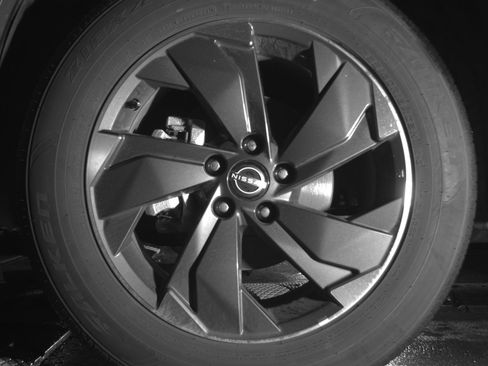 Used 2025 Nissan Rogue SV image 12