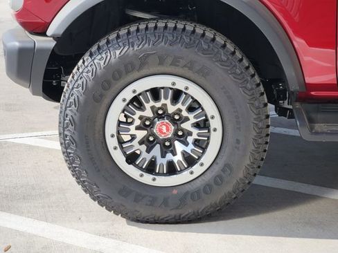 New 2026 Ford Bronco Outer Banks w/ Sasquatch Package image 7