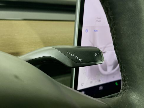 Used 2023 Tesla Model 3 Standard Range image 23