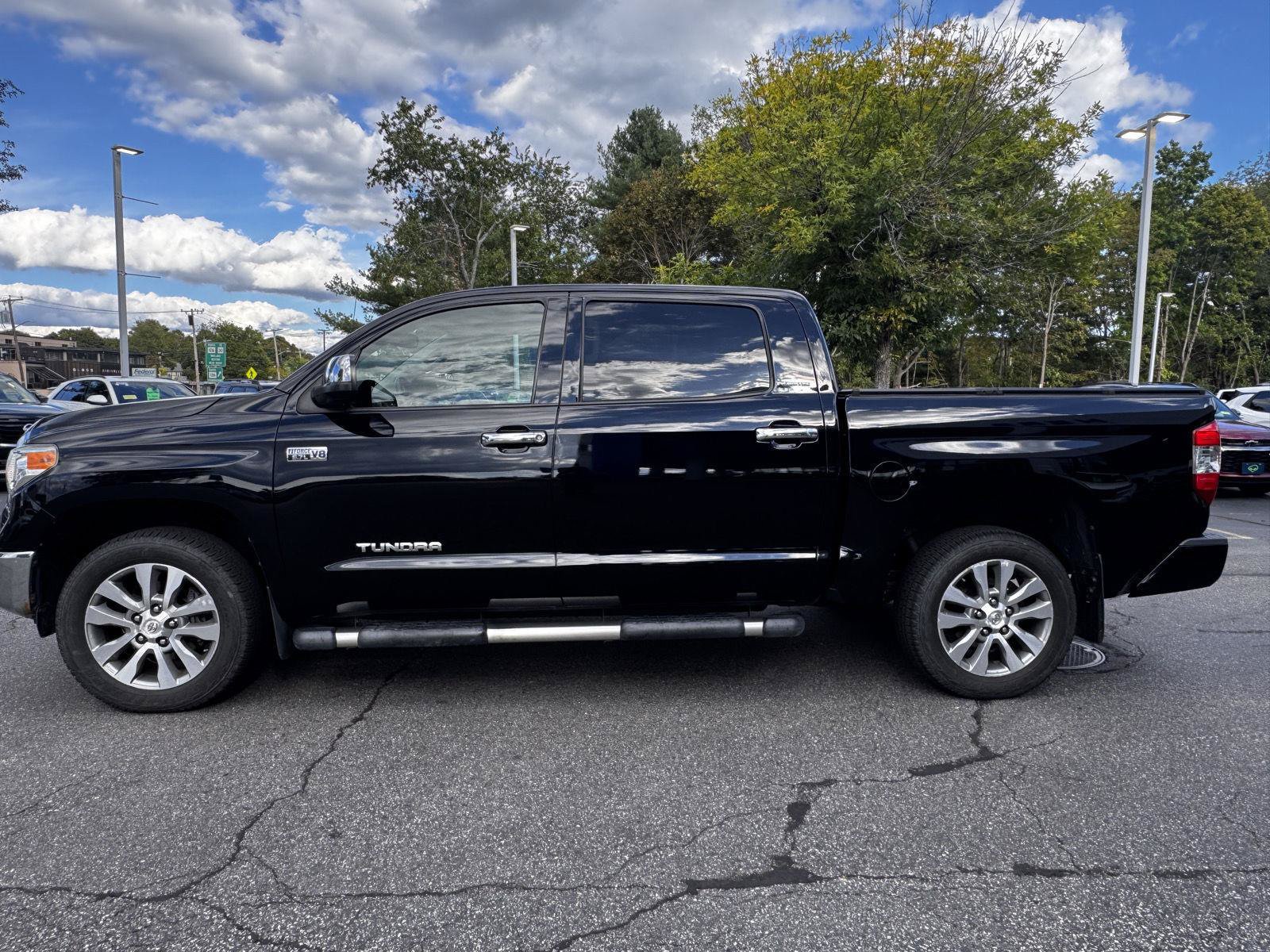 Used 2015 Toyota Tundra Limited w/ Limited Premium Package AWD/4WD image 4