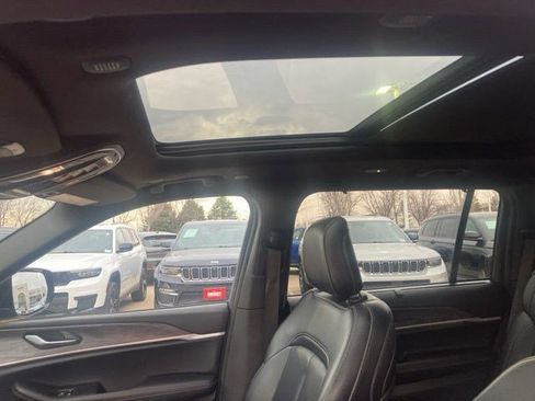 Certified 2024 Jeep Grand Cherokee L Limited w/ Luxury Tech Group II image 13