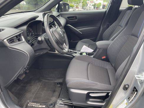 Certified 2024 Toyota Corolla Cross AWD Hybrid image 11