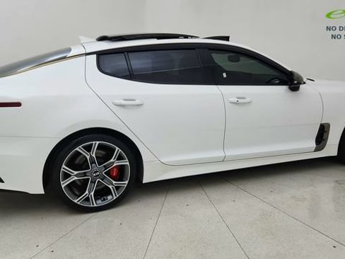 Used 2020 Kia Stinger GT2 AWD/4WD image 6