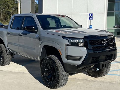 Used 2026 Nissan Frontier SV w/ Tow Package image 3