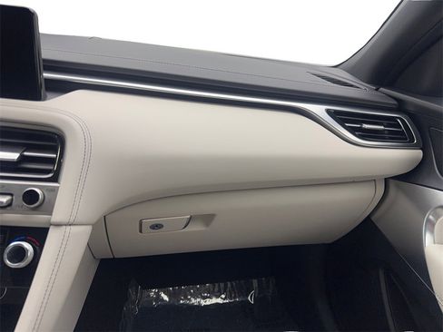 Used 2025 Genesis G70 2.5T image 58