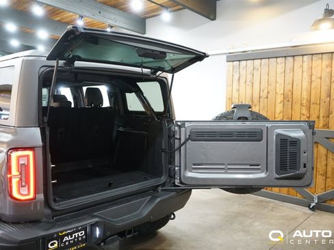 Used 2023 Ford Bronco Badlands image 35