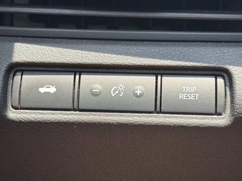 Used 2025 Nissan Altima 2.5 SV AWD/4WD image 25