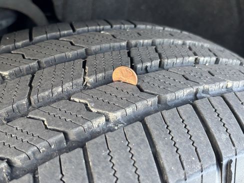 Used 2018 Chevrolet Silverado 1500 LTZ Z71 image 16