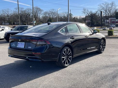Used 2025 Honda Accord Touring image 4