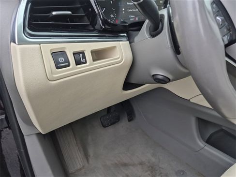 Used 2020 Cadillac XT6 Premium Luxury image 18