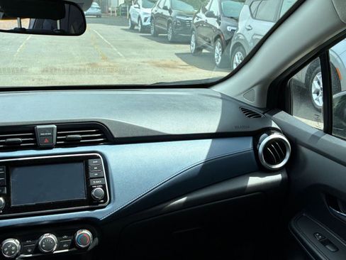 Used 2025 Nissan Versa SV image 33